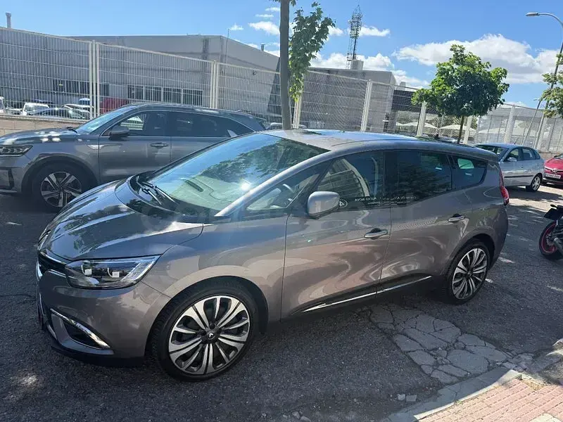 Usado Renault Grand Scénic IV Techno 140 CV (102 kW) 2023 Gris / plata Monovolumen