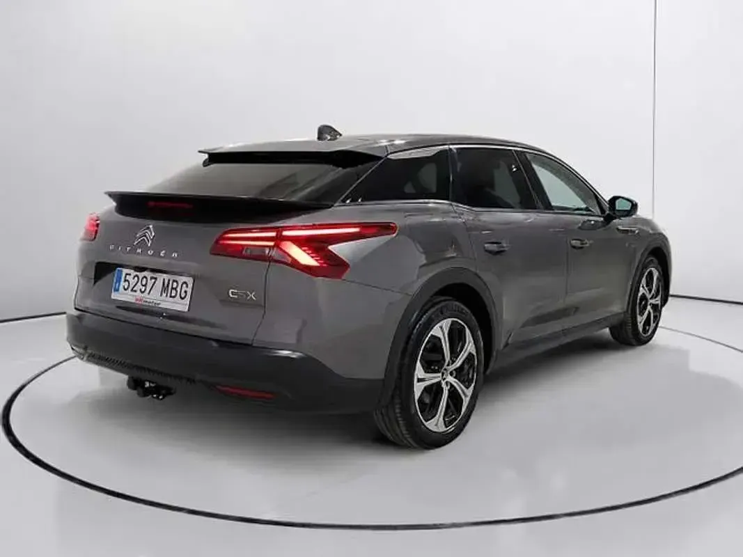 Usado Citroën C5 X Feel 226 CV (166 kW) 2022 Gris Familiar