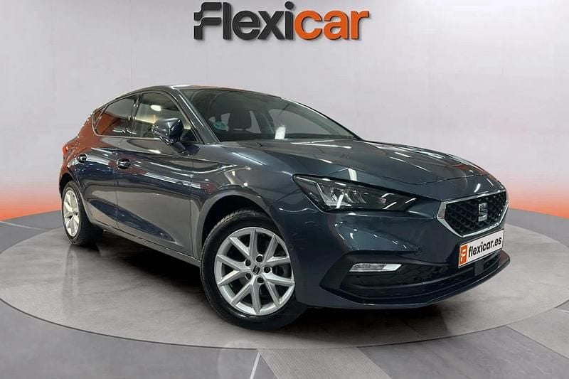 Gris Usado 2024 Seat Leon Style Berlina | 18.990 € (Buen precio) - Imagen 1/4