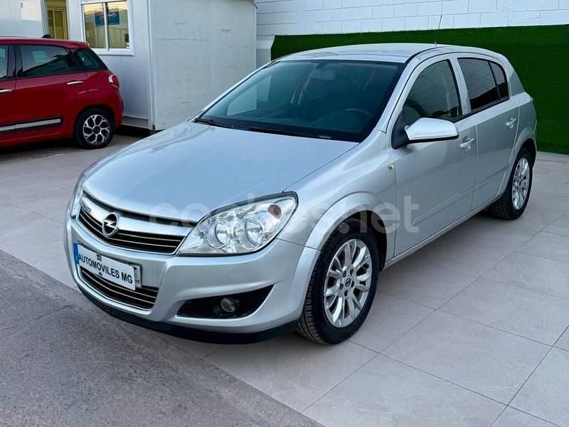 Gris / plata Usado 2009 Opel Astra Energy Berlina | 4490 € (Precio justo) - Imagen 1/4