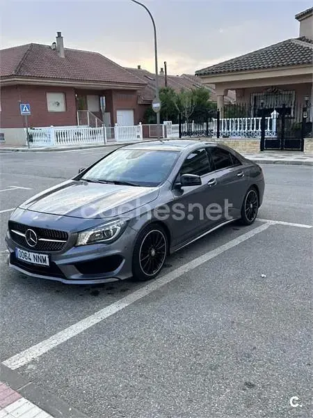 Usado Mercedes CLA220 AMG line 177 CV (130 kW) 2015 Gris / plata Coupe