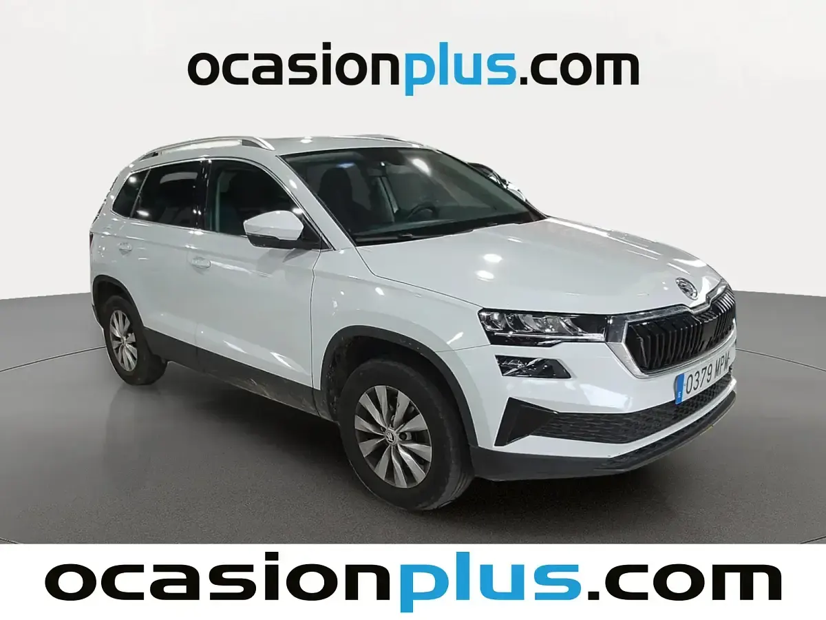 Usado Skoda Karoq Selection 115 CV (84 kW) 2024 Blanco SUV