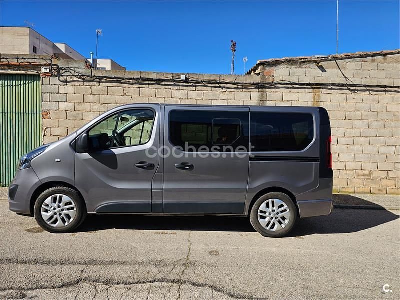 Usado Opel Vivaro 145 CV (106 kW) 2017 Gris / plata Monovolumen