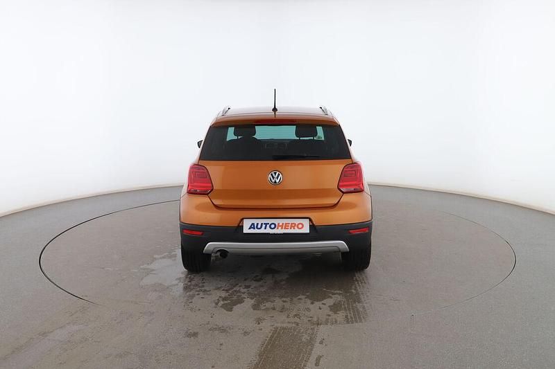 Usado VW Polo Cross 90 CV (66 kW) 2016 Naranja Utilitario