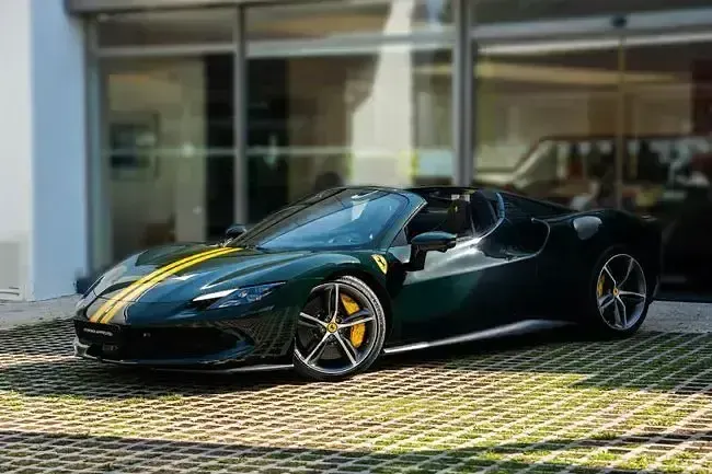 Usado Ferrari 296 830 CV (610 kW) 2025 Verde metalizado