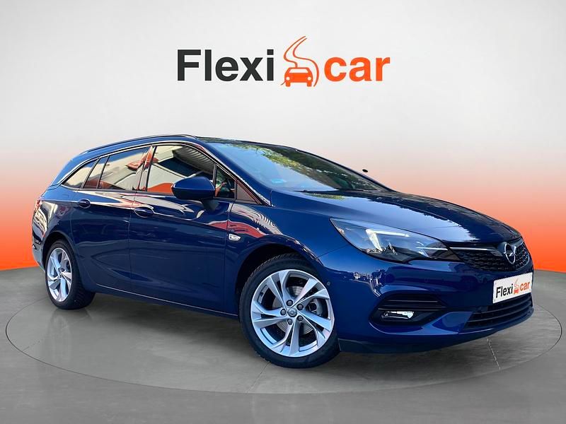 Usado Opel Astra 110 CV (80 kW) 2020 Azul Familiar
