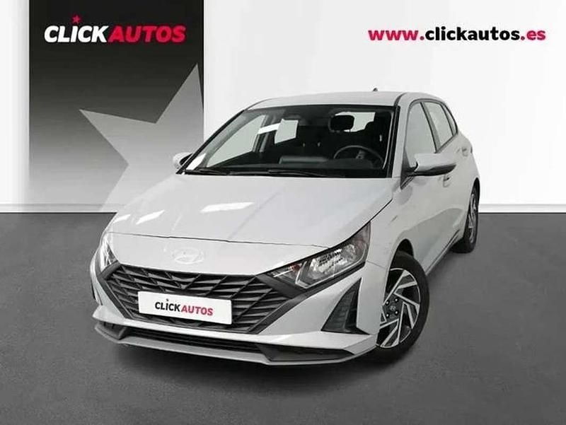 Usado Hyundai i20 79 CV (58 kW) 2025 Gris Utilitario