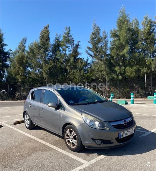 Gris / plata Usado 2010 Opel Corsa Cosmo Berlina | 3600 € (Buen precio) - Imagen 1/4