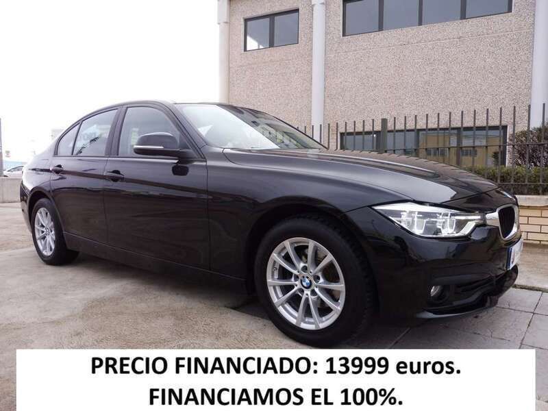 Negro Usado 2018 BMW 318 Comfort Edition Berlina | 13.999 € - Imagen 1/4