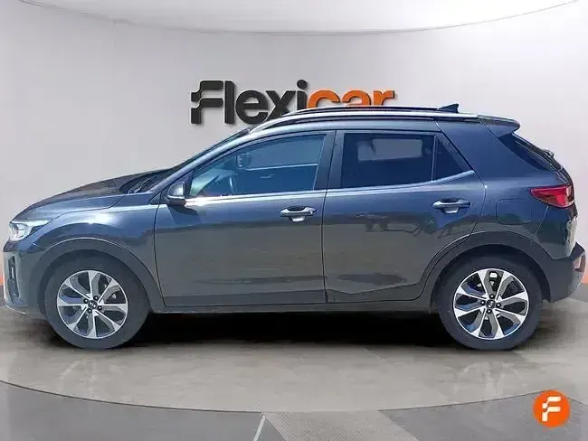 Usado Kia Stonic 100 CV (73 kW) 2018 Gris SUV