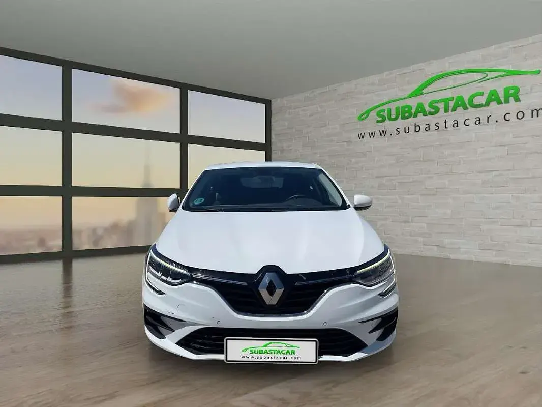 Usado Renault Mégane II Intens 116 CV (85 kW) 2022 Blanco Berlina