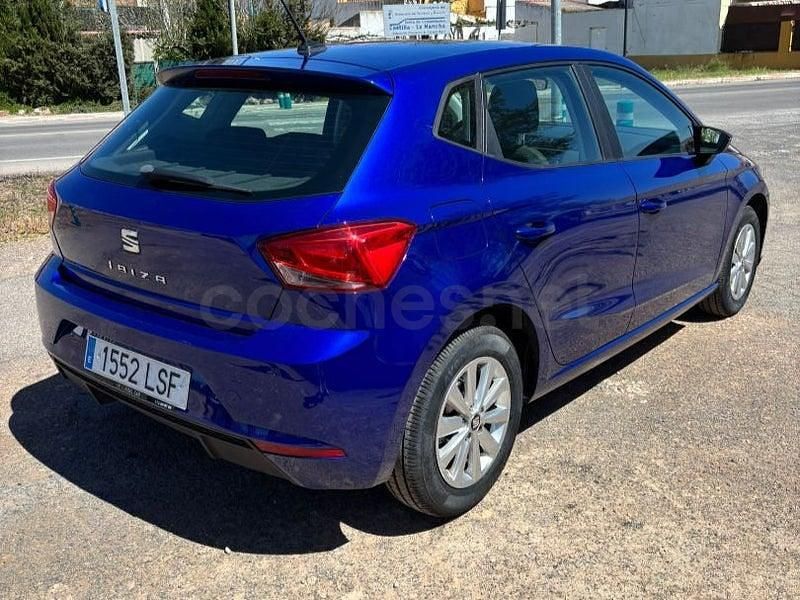 Usado Seat Ibiza Style Plus 110 CV (80 kW) 2021 Azul Utilitario