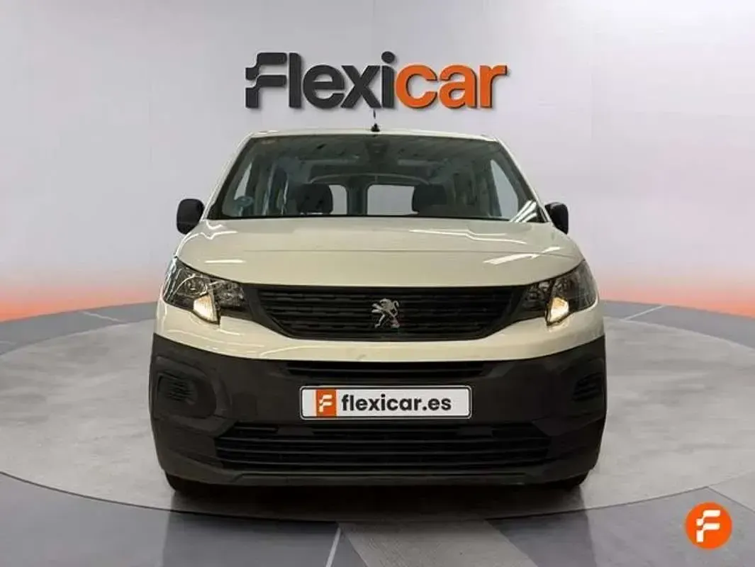Usado Peugeot Rifter Active 101 CV (74 kW) 2020 Blanco Monovolumen