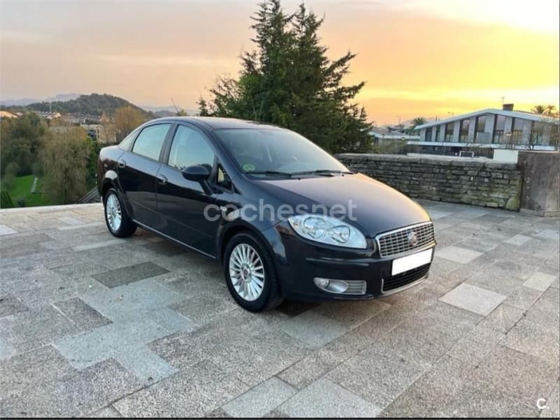 Używany Fiat Linea Life 105 KM (77 kW) 2012 Szary Sedan/Limuzyna