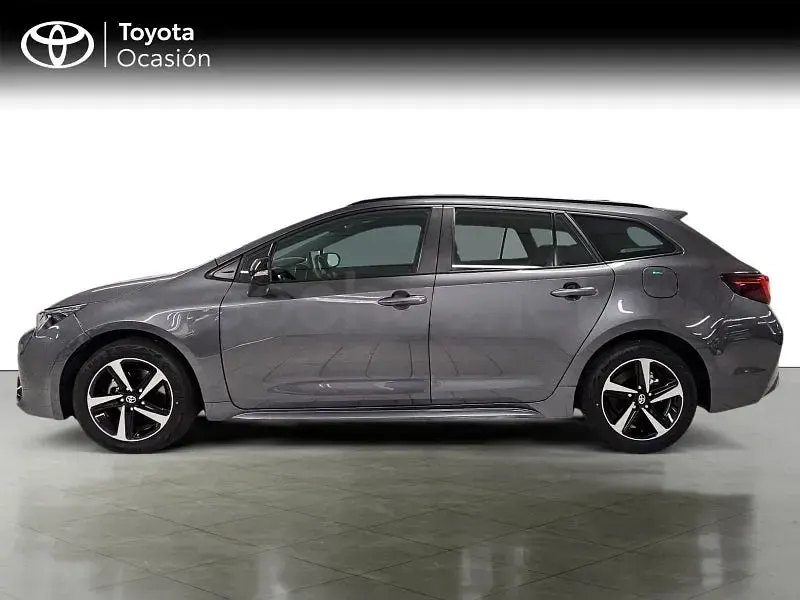 Usado Toyota Corolla Active 140 CV (102 kW) 2026 Gris / plata Familiar