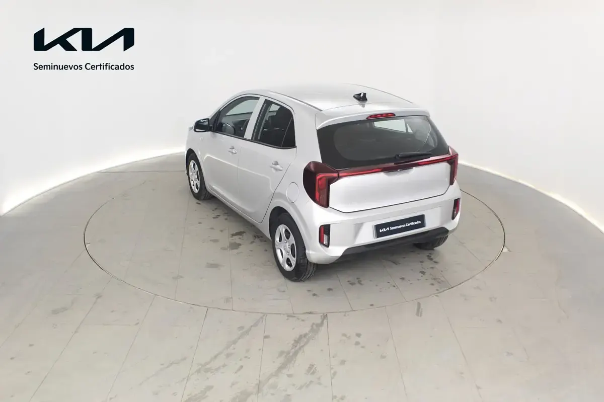 Usado Kia Picanto 63 CV (46 kW) 2025 Gris sparkling silver Utilitario