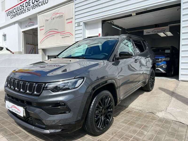 Gris Usado 2023 Jeep Compass SUV | 29.995 € (Caro) - Imagen 1/4