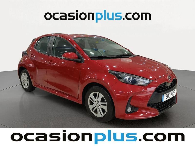 Begagnad Toyota Yaris Edition 125 HK (91 kW) 2024 Röd Halvkombi