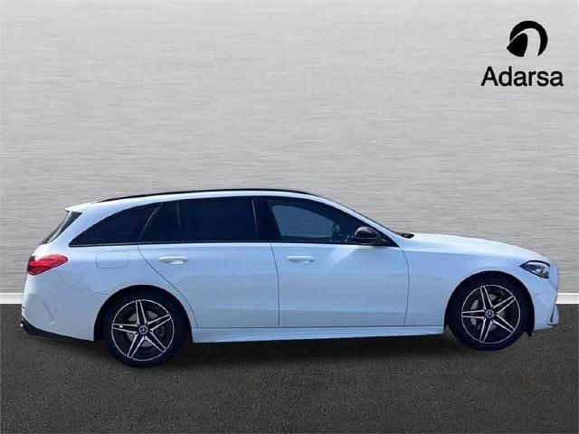 Usado Mercedes C300 AMG line 265 CV (194 kW) 2024 Manufaktur blanco opalita brig