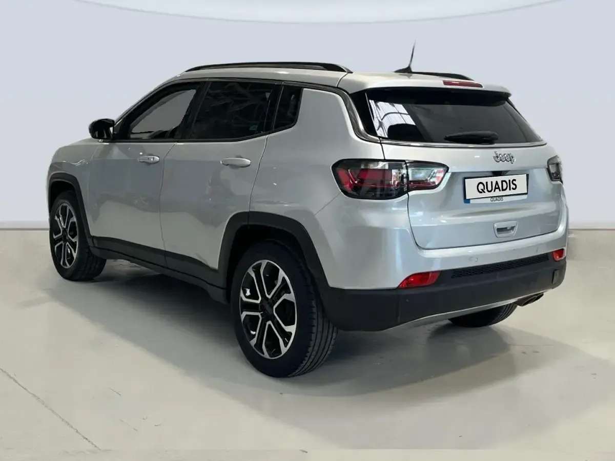 Usado Jeep Compass Limited 131 CV (96 kW) 2022 Gris SUV
