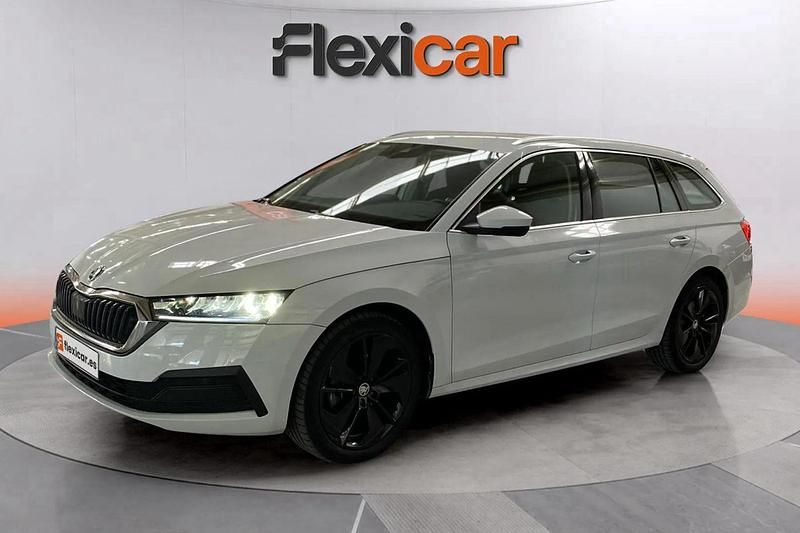 Usado Skoda Octavia Ambition 150 CV (110 kW) 2021 Blanco Berlina
