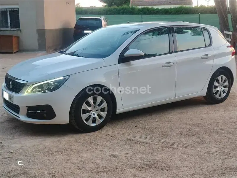 Usado Peugeot 308 Business-Line 100 CV (73 kW) 2018 Blanco Berlina