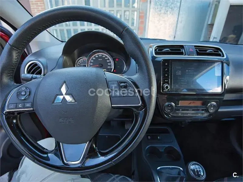 Usado Mitsubishi Space Star 71 CV (52 kW) 2023 Rojo Utilitario
