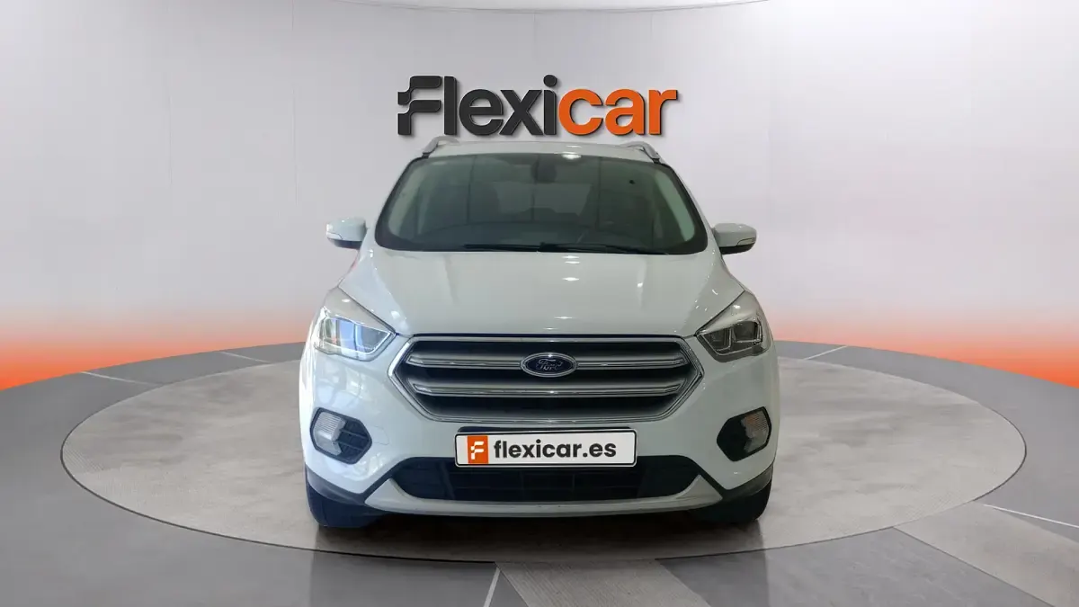 Usado Ford Kuga Trend 120 CV (88 kW) 2018 Blanco SUV