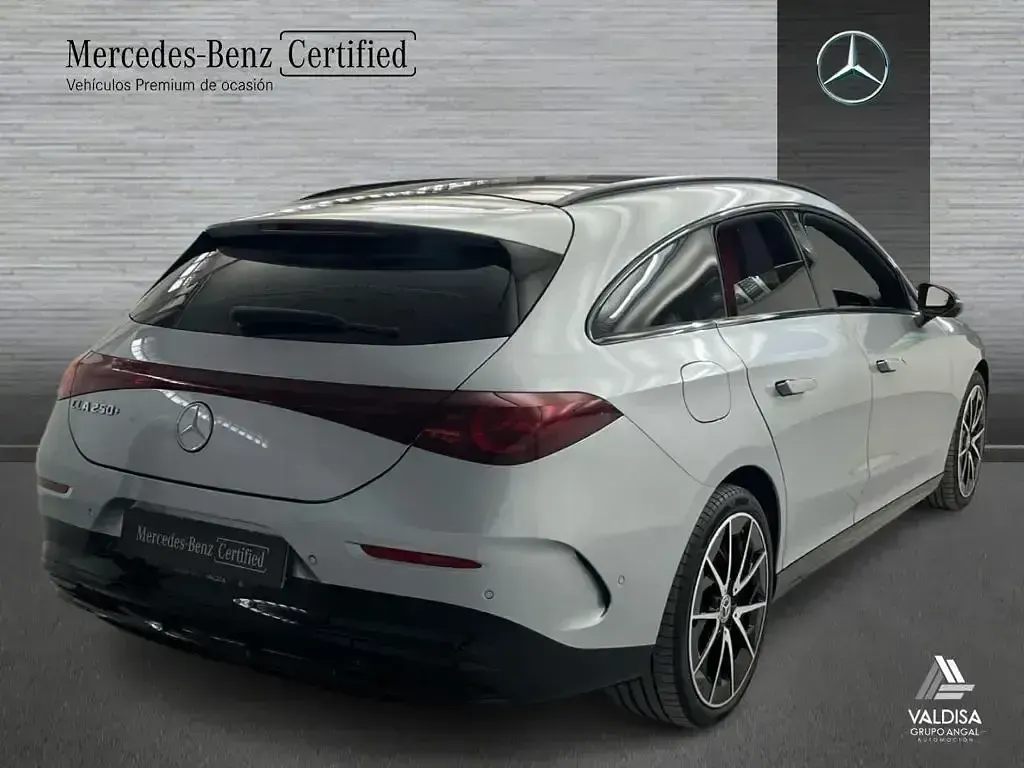 Usado Mercedes CLA 250+ 200 kW (272 CV) 2026 Gris Berlina