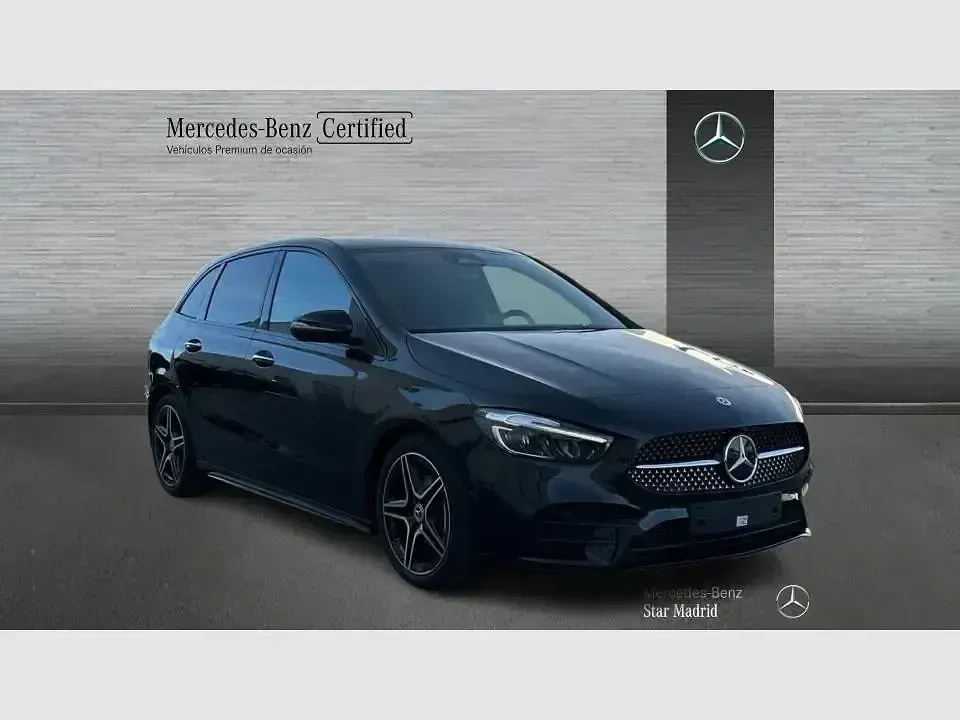 Usado Mercedes B200 AMG line 150 CV (110 kW) 2025 Negro Utilitario