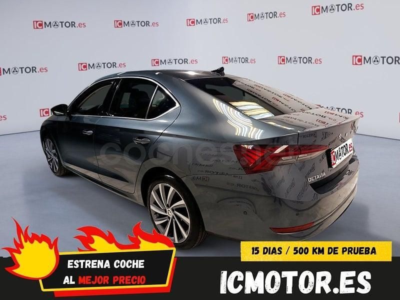 Usado Skoda Octavia Style 150 CV (110 kW) 2021 Gris / plata Berlina