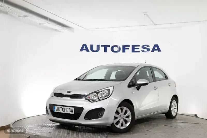 Plateado Usado 2012 Kia Rio | 7850 € (Buen precio) - Imagen 1/4