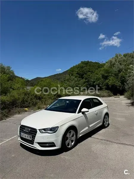Usado Audi A3 Ambition 105 CV (77 kW) 2015 Blanco Berlina