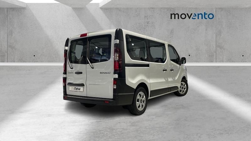 Usado Renault Trafic 110 CV (80 kW) 2025 Blanco Monovolumen