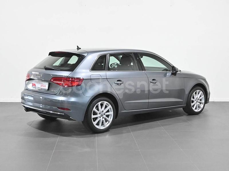 Usado Audi A3 Design 116 CV (85 kW) 2019 Gris / plata Berlina