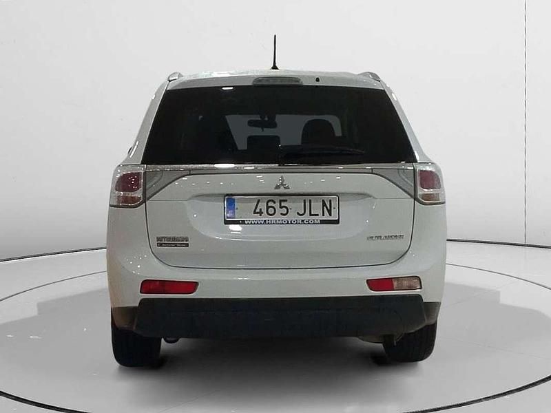 Usado Mitsubishi Outlander Motion 151 CV (111 kW) 2016 Blanco SUV