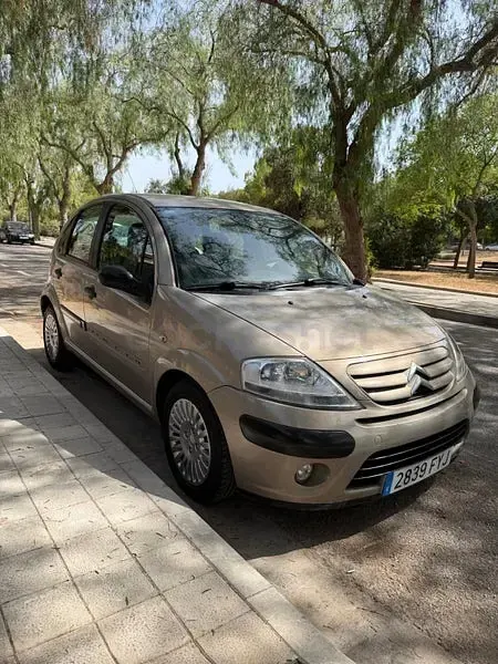 Usado Citroën C3 92 CV (67 kW) 2007 Beige Berlina