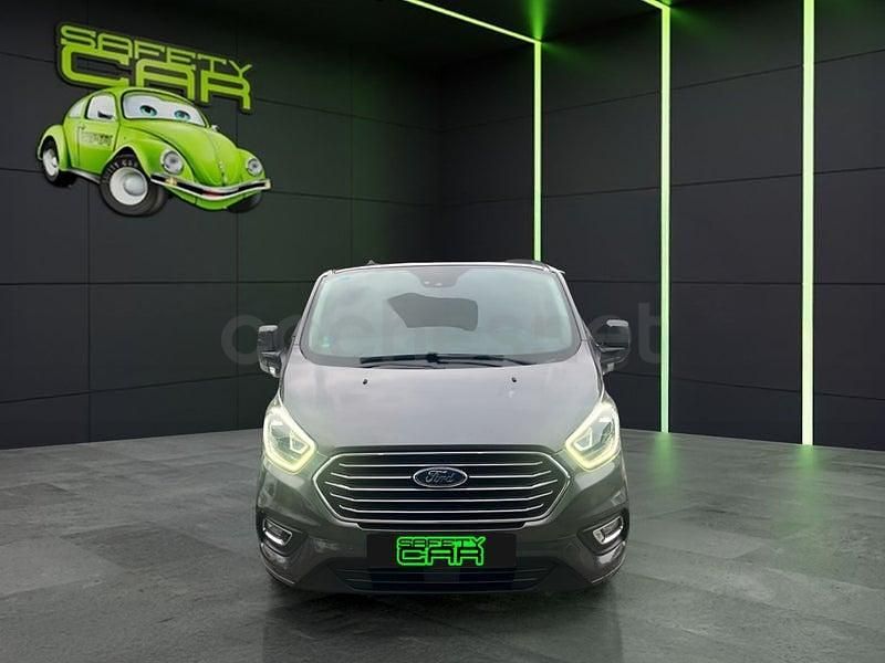 Usado Ford Tourneo Titanium 130 CV (95 kW) 2019 Gris / plata Monovolumen