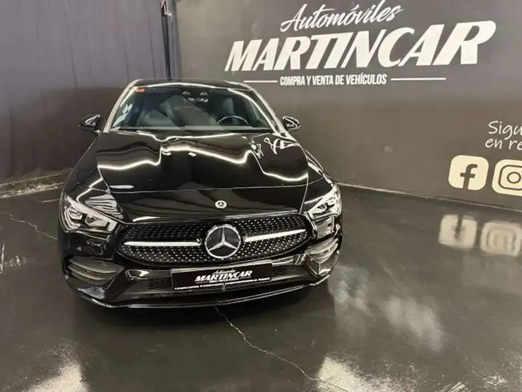 Usado Mercedes CLA180 Shooting Brake 150 CV (110 kW) 2021 Negro Familiar