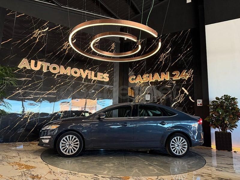 Usado Ford Mondeo Titanium 160 CV (117 kW) 2013 Gris / plata Berlina