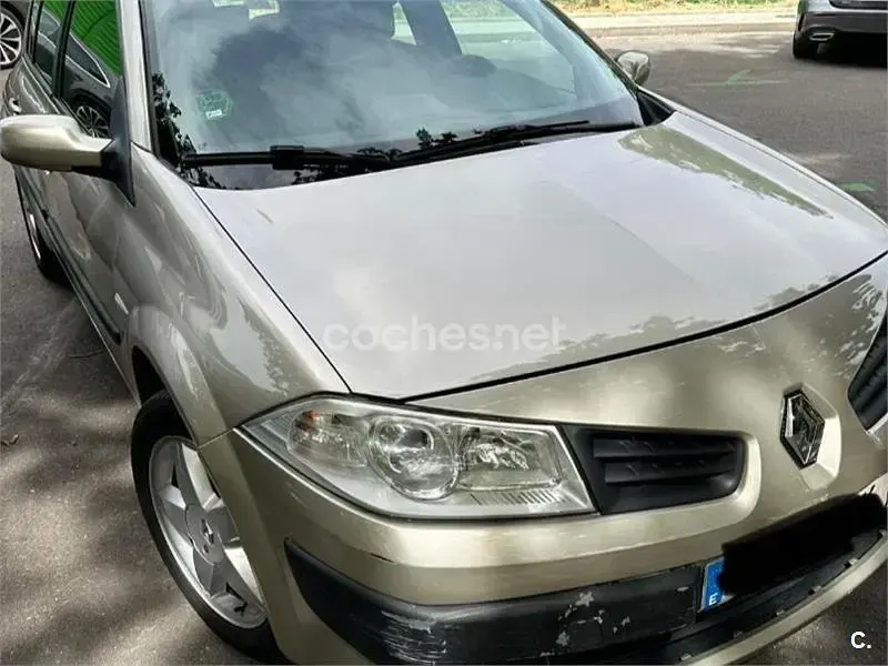 Usado Renault Mégane Dynamique 100 CV (73 kW) 2007 Beige Berlina