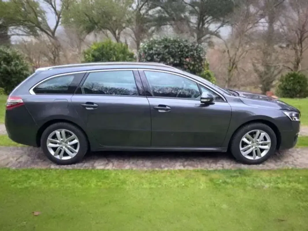 Usado Peugeot 508 SW Active 120 CV (88 kW) 2016 Gris Familiar