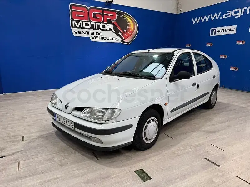 Usado Renault Mégane 90 CV (66 kW) 1997 Blanco Berlina
