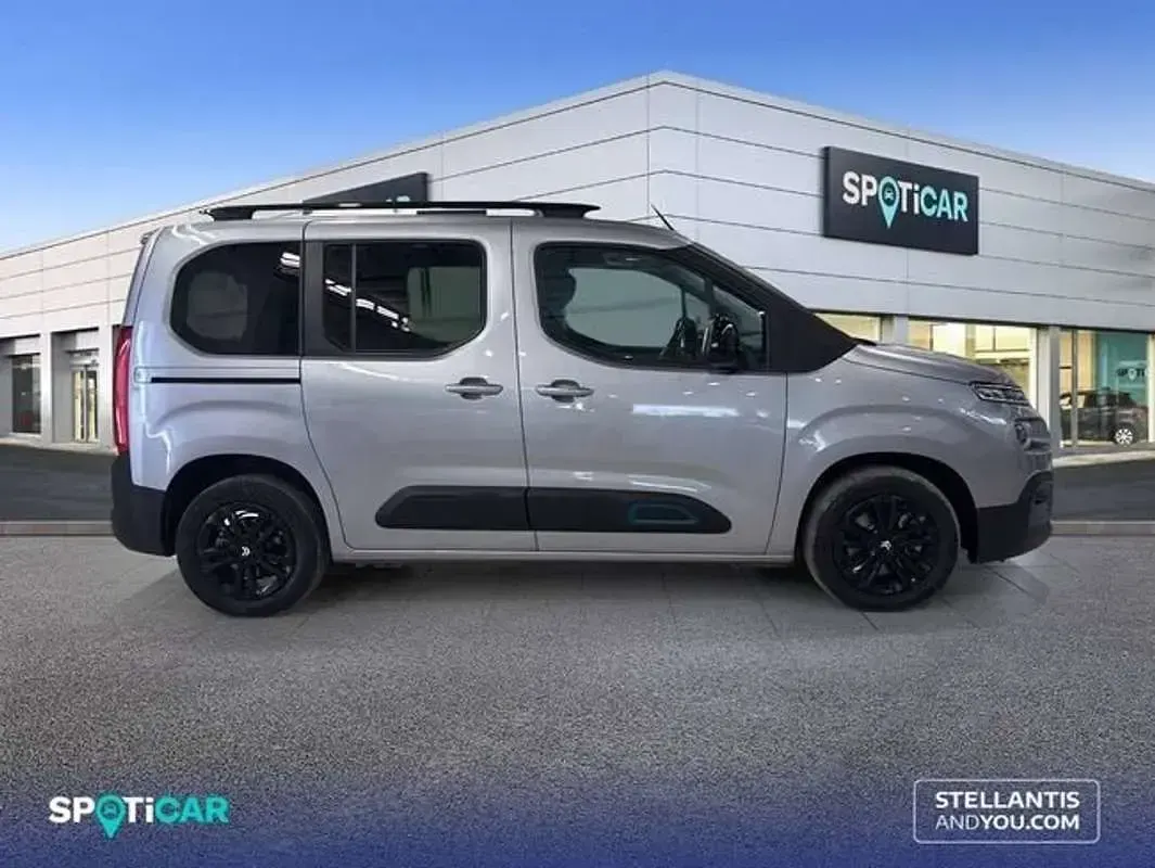 Usado Citroën Berlingo Feel 100 kW (137 CV) 2023 Gris Monovolumen