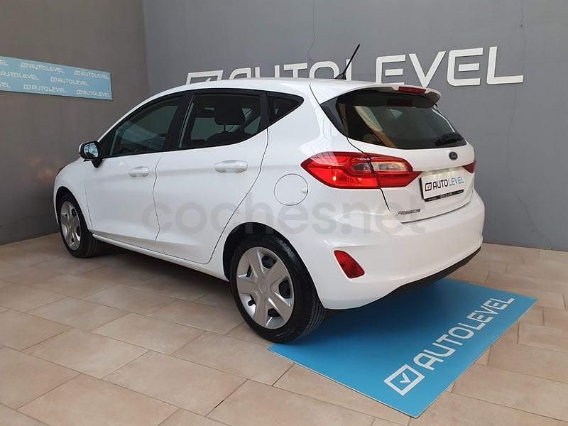 Usado Ford Fiesta Trend 75 CV (55 kW) 2021 Blanco Utilitario