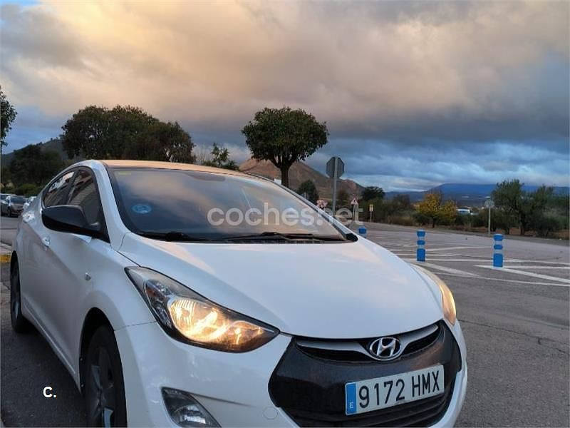 Blanco Usado 2012 Hyundai Elantra GLS Berlina | 6990 € (Precio justo) - Imagen 1/4