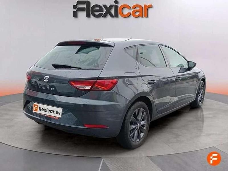 Usado Seat Leon ST Style 131 CV (96 kW) 2020 Azul Familiar
