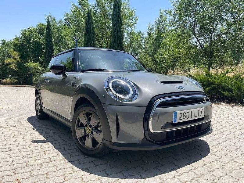 Usado Mini Cooper SE 135 kW (184 CV) 2021 Gris Utilitario