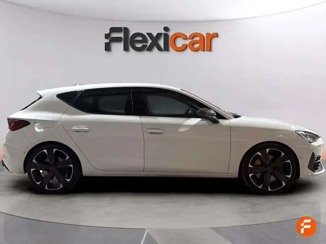 Usado Cupra Leon VZ 300 CV (220 kW) 2021 Blanco Utilitario