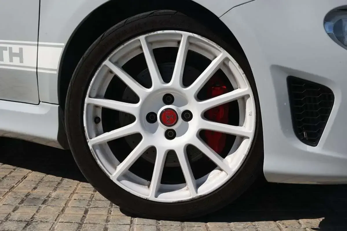 Usado Abarth 695 Esseesse 180 CV (132 kW) 2022 Gris Utilitario